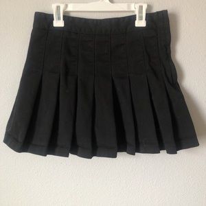 brandy melville black pleated dana skirt